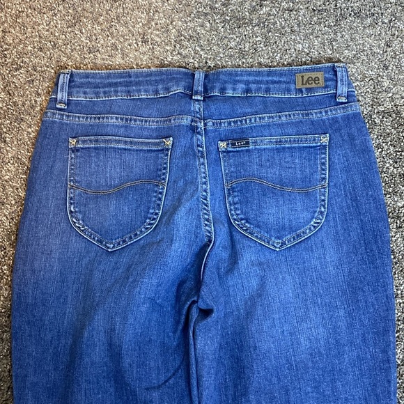 Lee Regular Fit Straight Leg Mid Rise Jeans Sz 12 NWOT - Picture 5 of 9